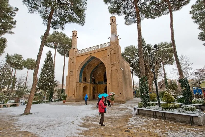 Menar-Jonban-in-Isfahan