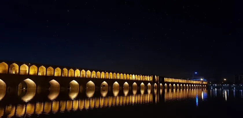 Sio-se-pol-bridge-in-Isfahan
